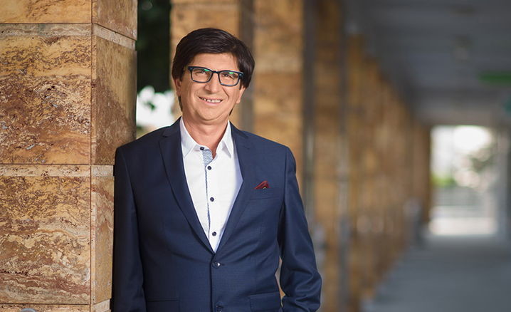 contacts/predrag-todic-800__5c0e7e83402fb1_1